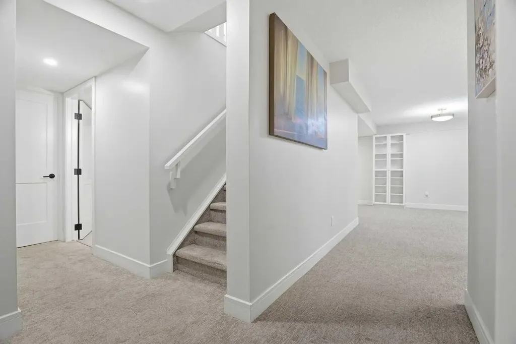44 Vandoos Gardens NW Calgary AB T3A 4W4