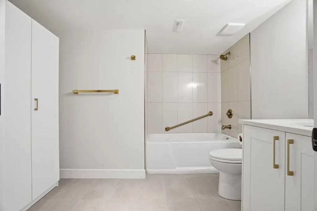 44 Vandoos Gardens NW Calgary AB T3A 4W4
