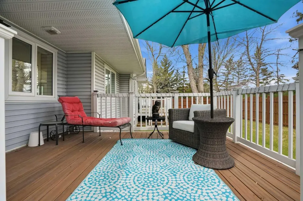 44 Vandoos Gardens NW Calgary AB T3A 4W4