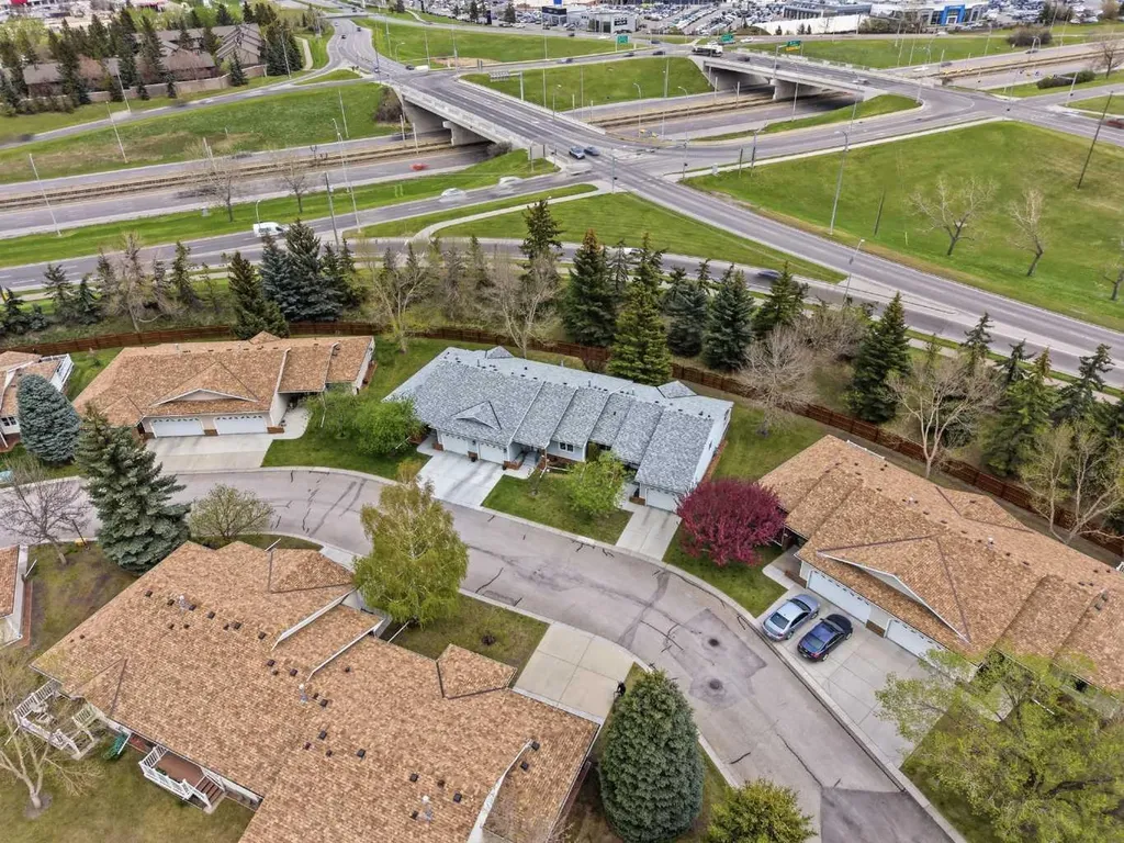 44 Vandoos Gardens NW Calgary AB T3A 4W4