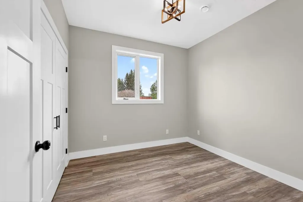 610 4 Avenue SW Sundre AB T0M1X0