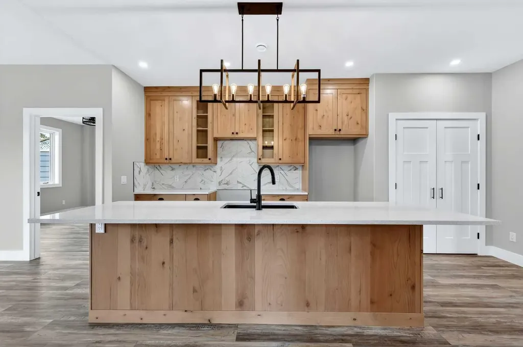 610 4 Avenue SW Sundre AB T0M1X0