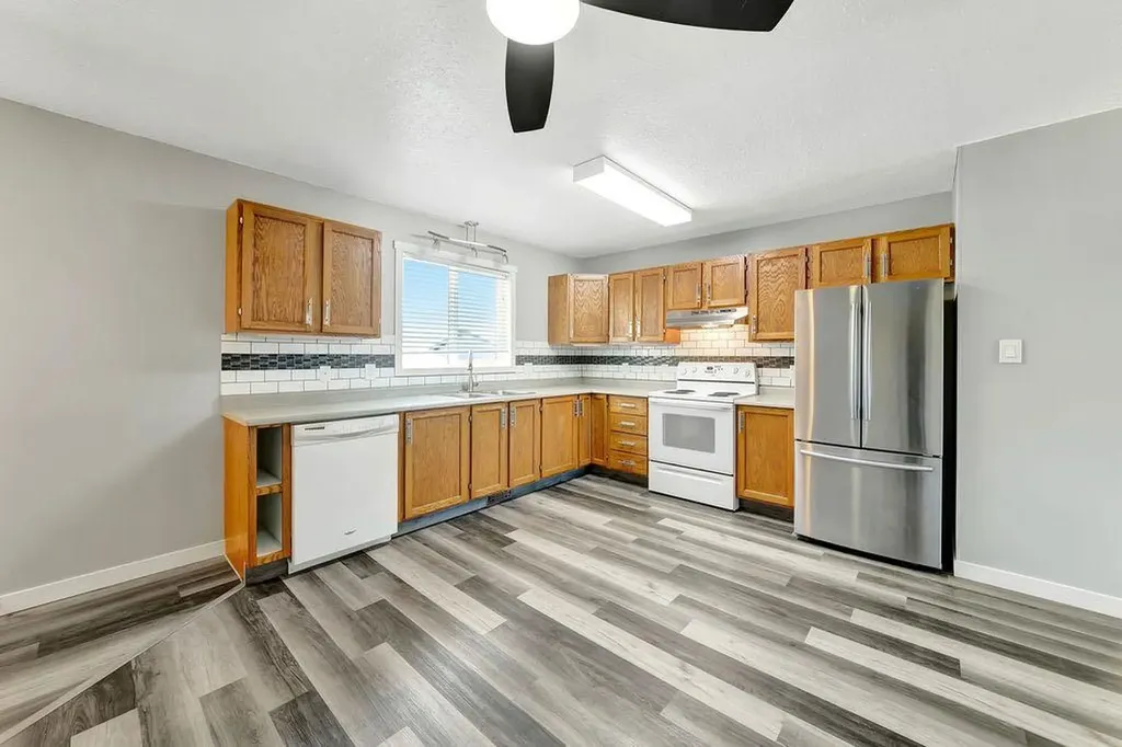 5104 54a Street Lloydminster AB T9V 0S5