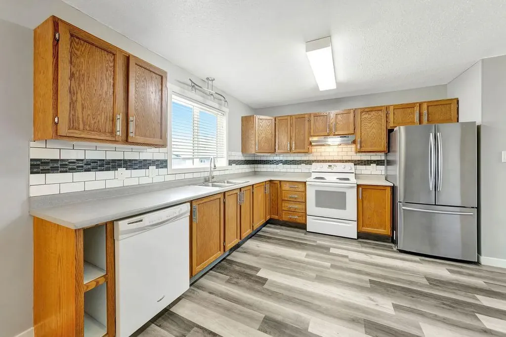 5104 54a Street Lloydminster AB T9V 0S5