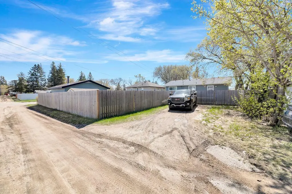 5104 54a Street Lloydminster AB T9V 0S5