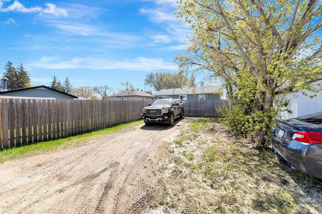 5104 54a Street Lloydminster AB T9V 0S5