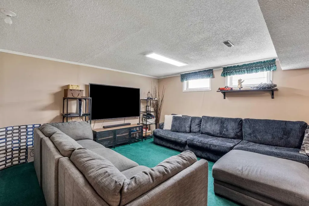 447 9 Street W Cardston AB T0K 0K0