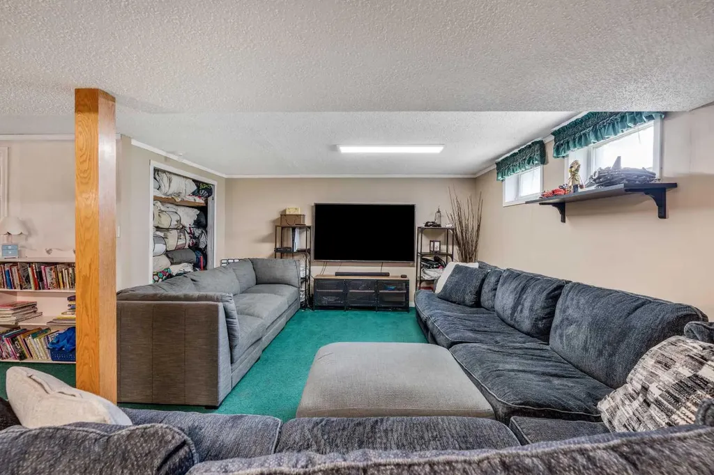 447 9 Street W Cardston AB T0K 0K0