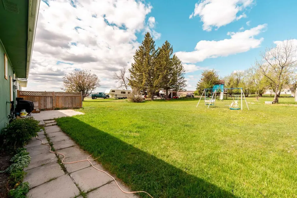 447 9 Street W Cardston AB T0K 0K0