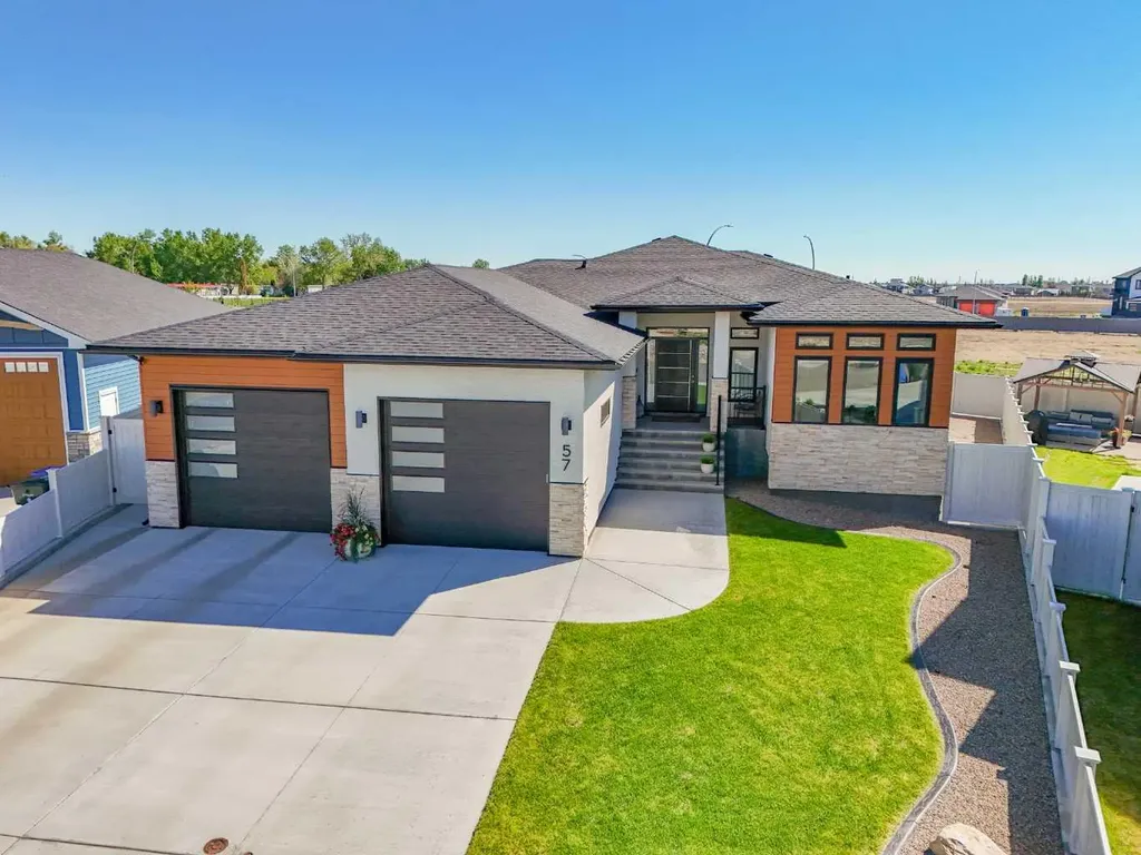 57 Hamptons Gate SE Medicine Hat AB T1B 0N7