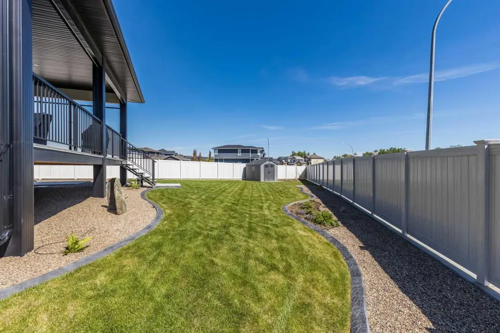57 Hamptons Gate SE Medicine Hat AB T1B 0N7