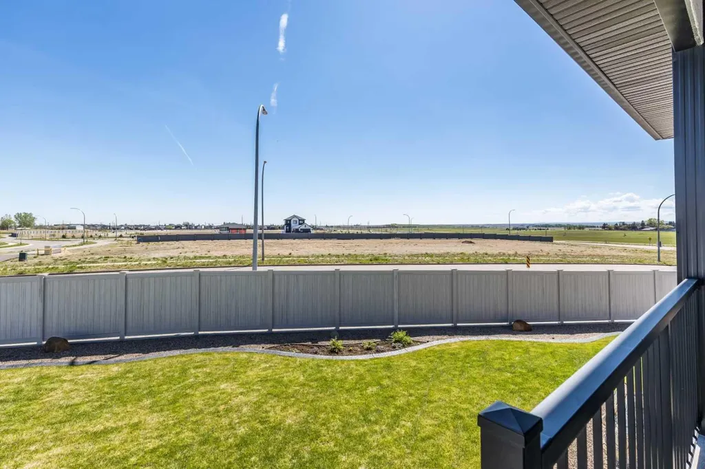 57 Hamptons Gate SE Medicine Hat AB T1B 0N7