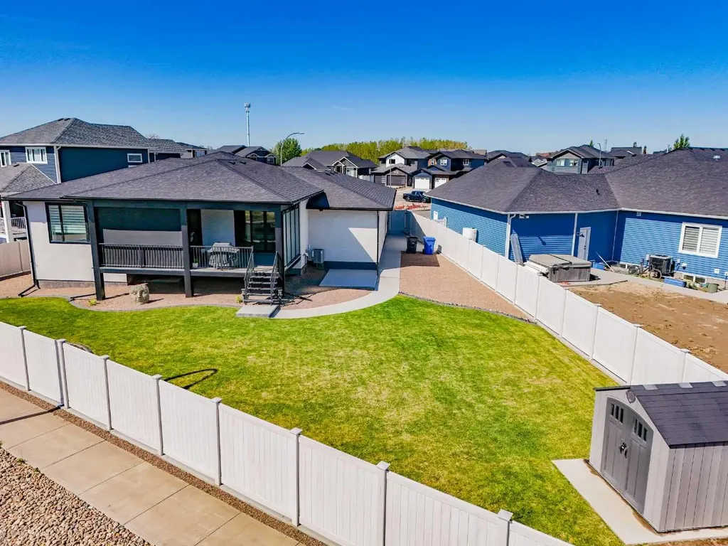 57 Hamptons Gate SE Medicine Hat AB T1B 0N7