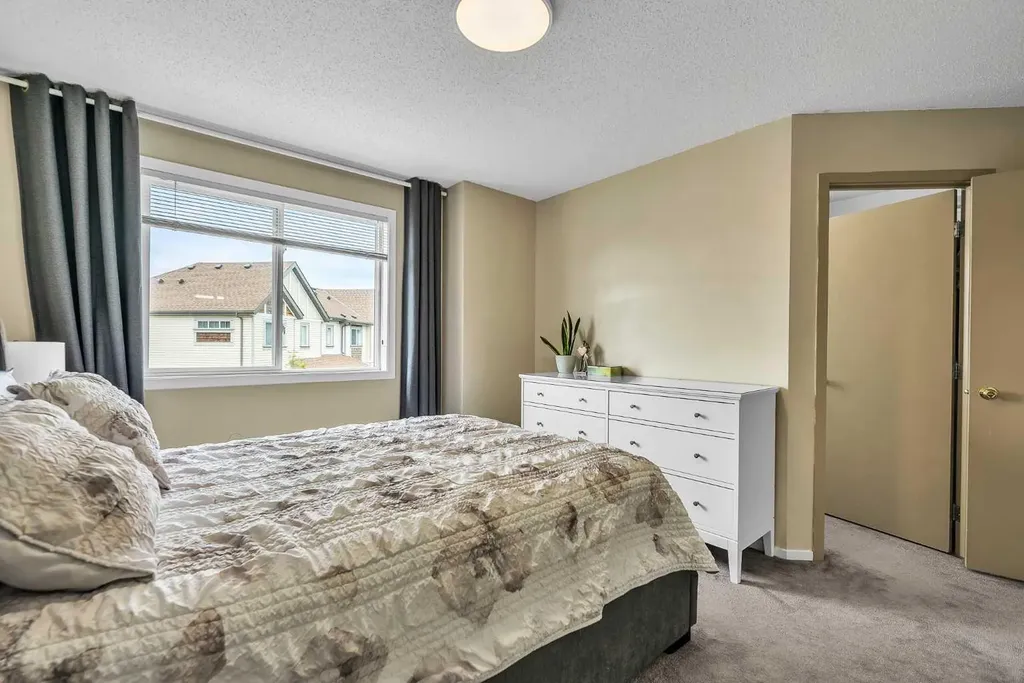 300 Copperstone Cove SE Calgary AB T2Z 0L3