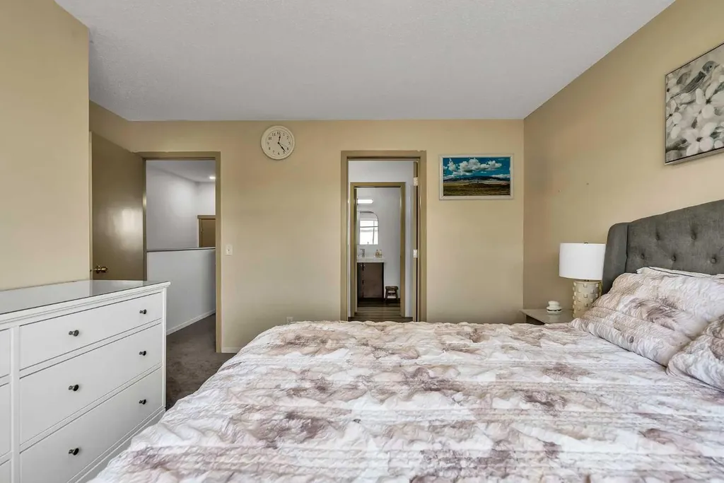 300 Copperstone Cove SE Calgary AB T2Z 0L3