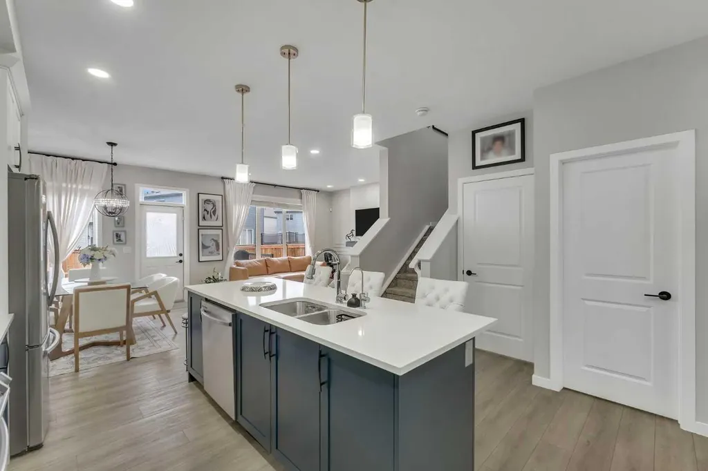 341 Walcrest View SE Calgary AB T2X 4V9