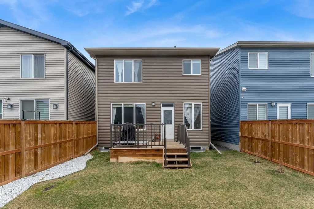 341 Walcrest View SE Calgary AB T2X 4V9