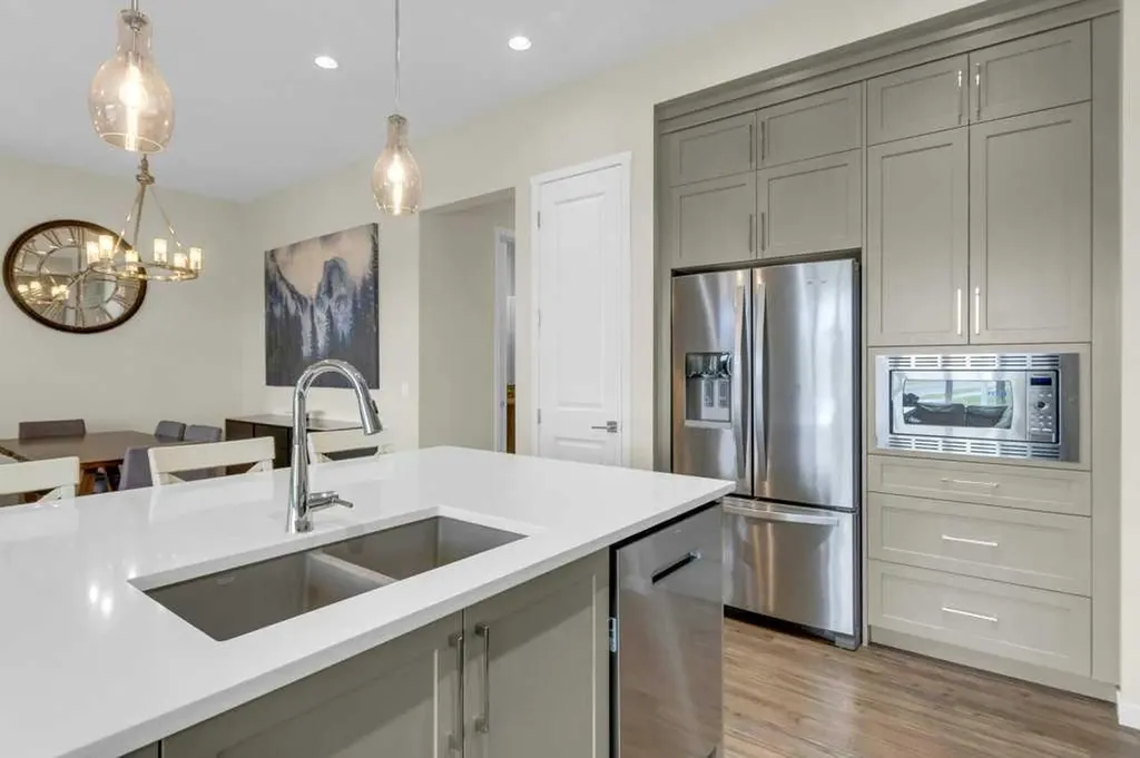 790 Mahogany Road SE Calgary AB T3M 2Z5