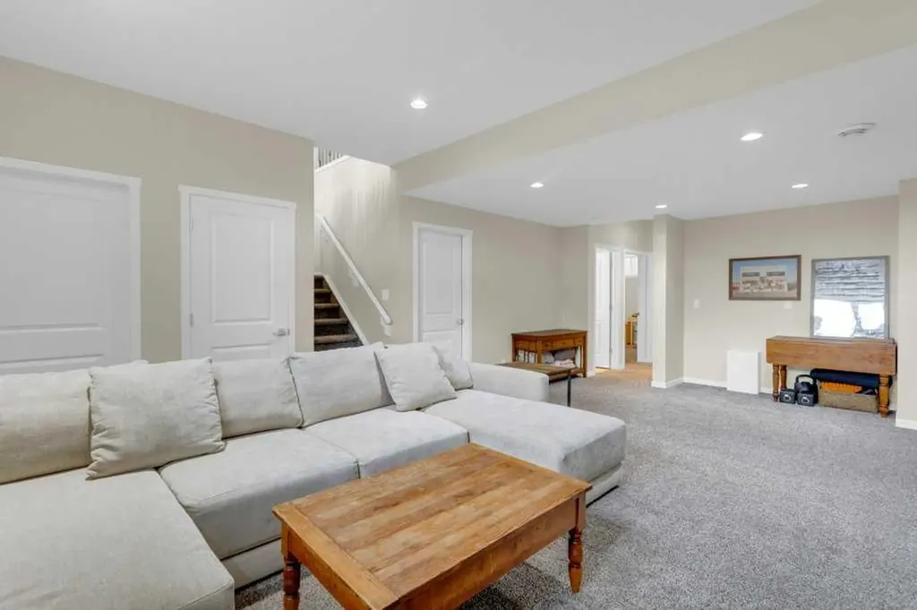 790 Mahogany Road SE Calgary AB T3M 2Z5