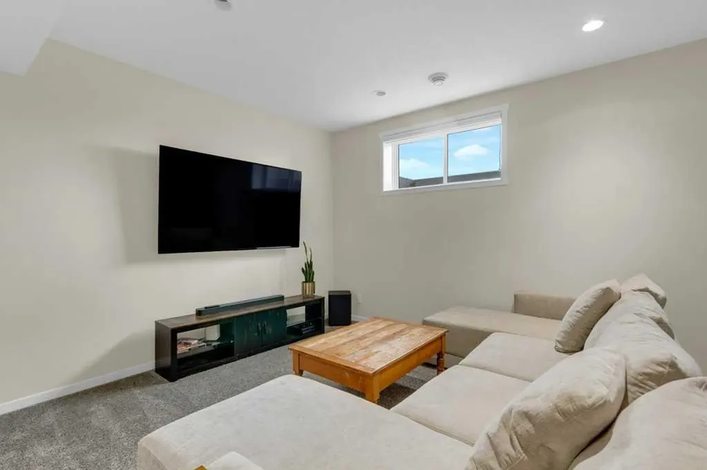 790 Mahogany Road SE Calgary AB T3M 2Z5