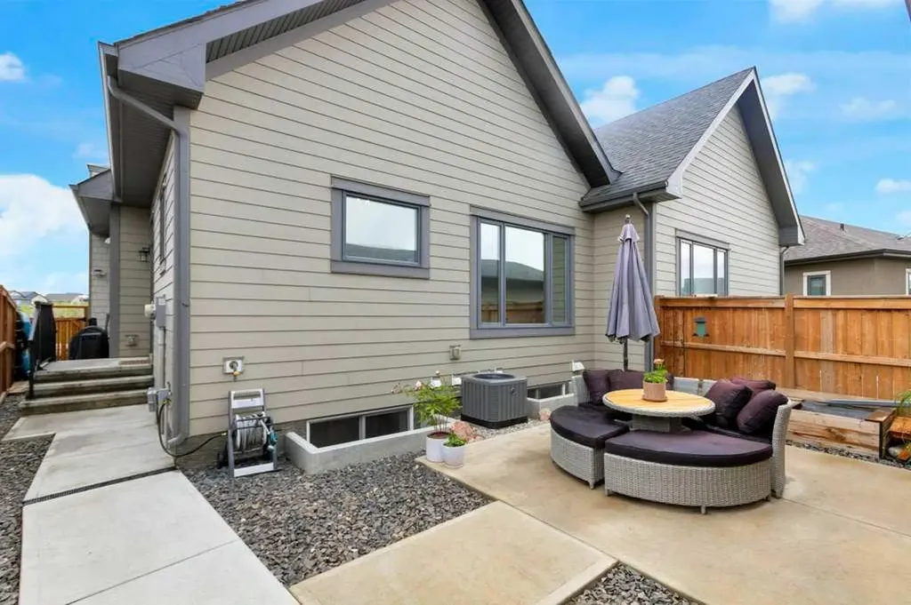 790 Mahogany Road SE Calgary AB T3M 2Z5