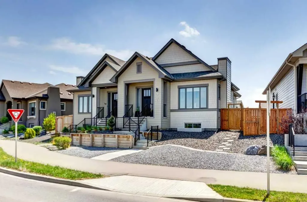 790 Mahogany Road SE Calgary AB T3M 2Z5