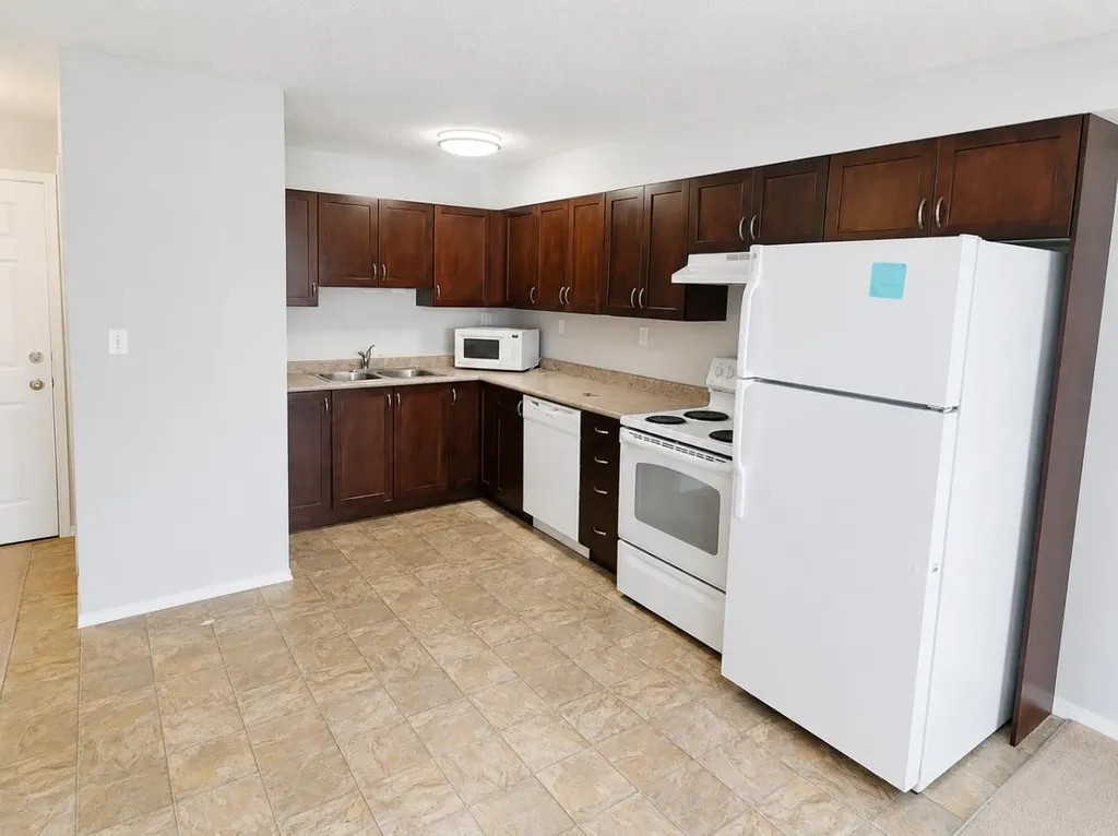 11220 104 Avenue Grande Prairie AB T8V 2Z1