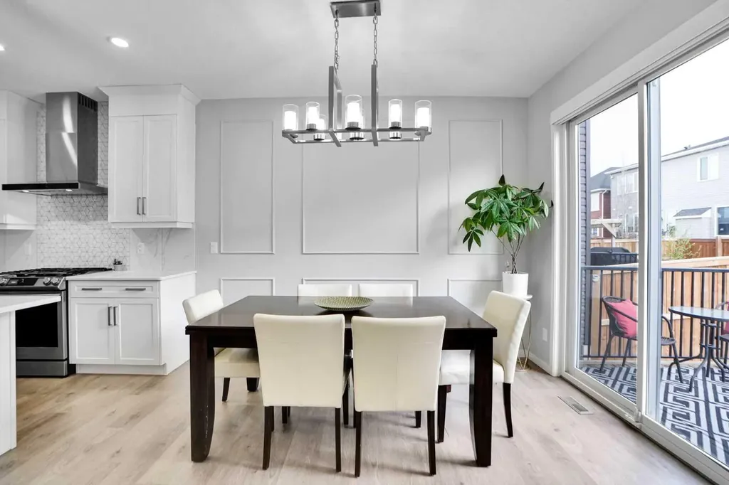 28 Carringsby Avenue NW Calgary AB T3P 1R9