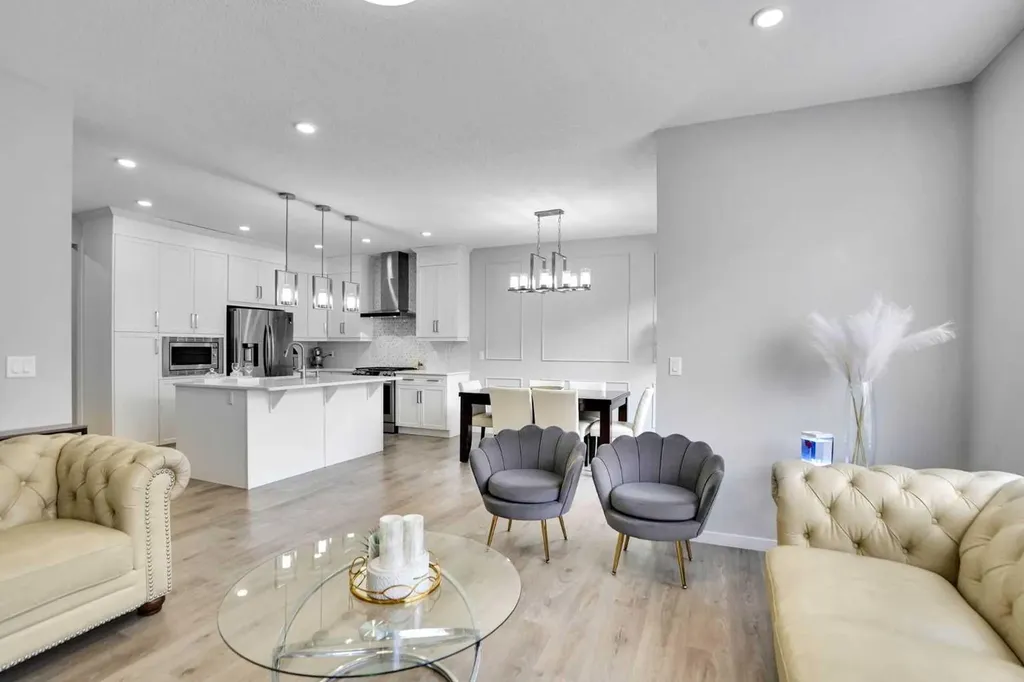 28 Carringsby Avenue NW Calgary AB T3P 1R9