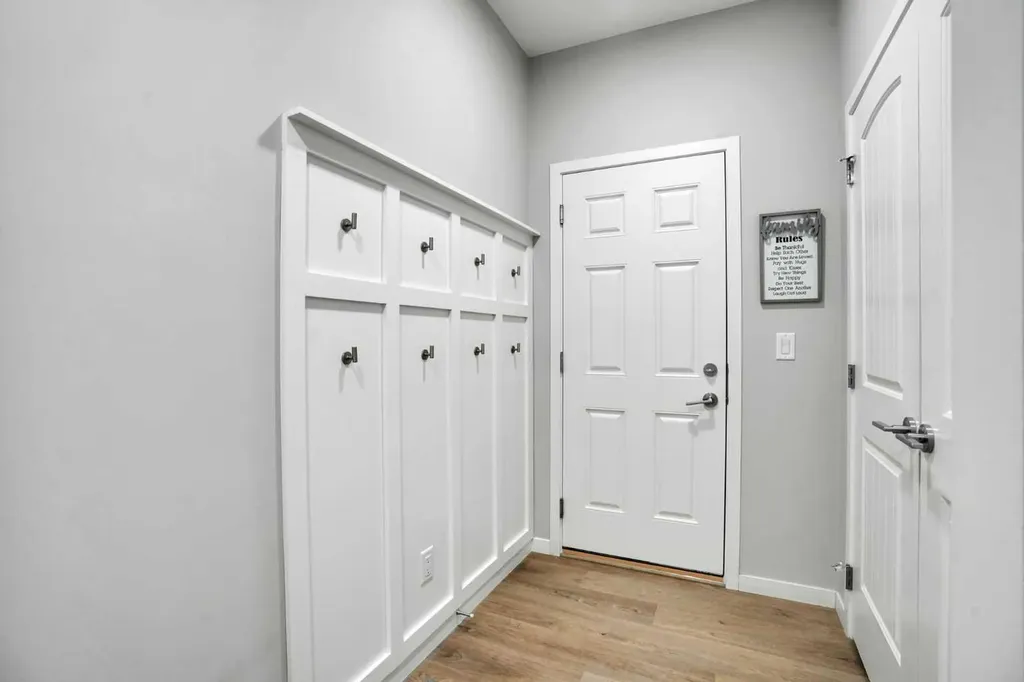 28 Carringsby Avenue NW Calgary AB T3P 1R9
