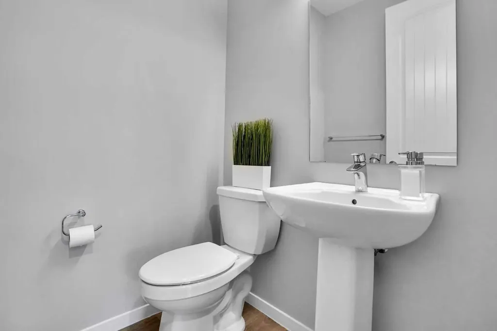 28 Carringsby Avenue NW Calgary AB T3P 1R9