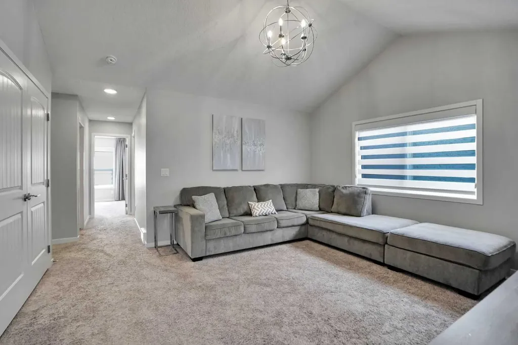 28 Carringsby Avenue NW Calgary AB T3P 1R9