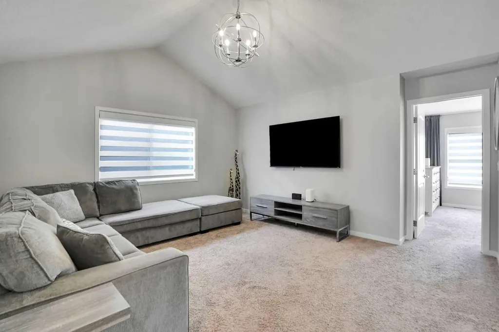 28 Carringsby Avenue NW Calgary AB T3P 1R9