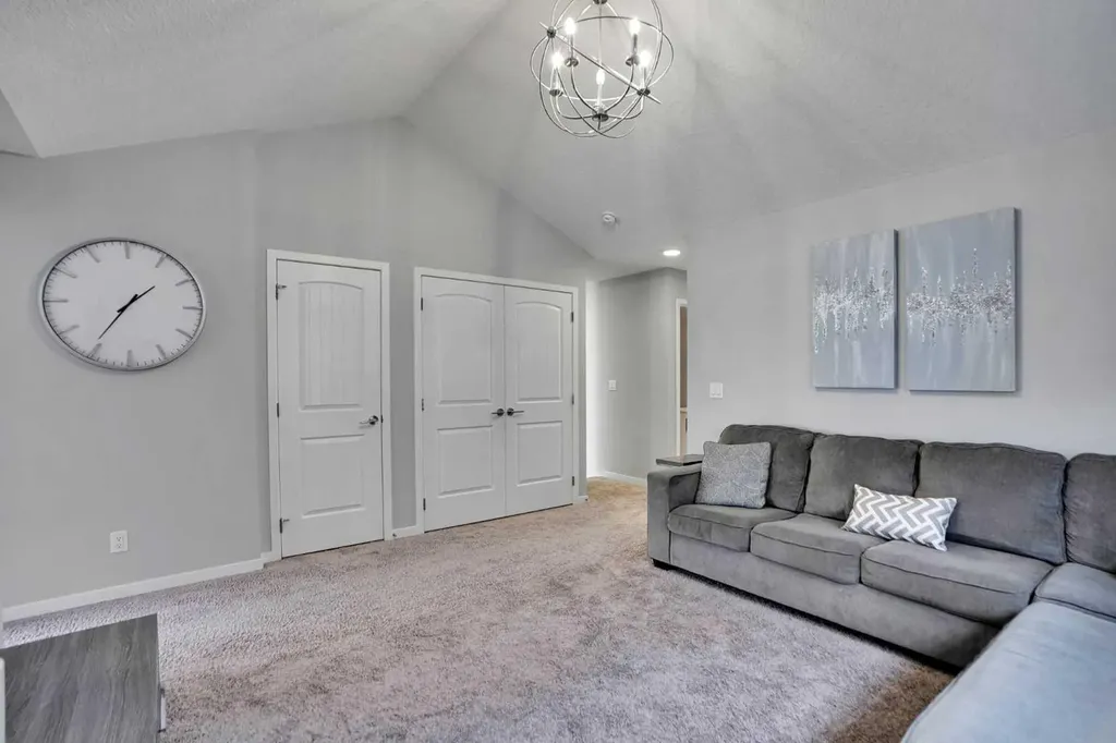 28 Carringsby Avenue NW Calgary AB T3P 1R9