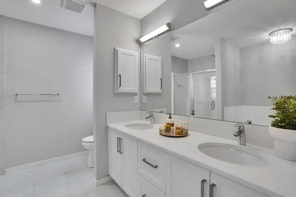 28 Carringsby Avenue NW Calgary AB T3P 1R9