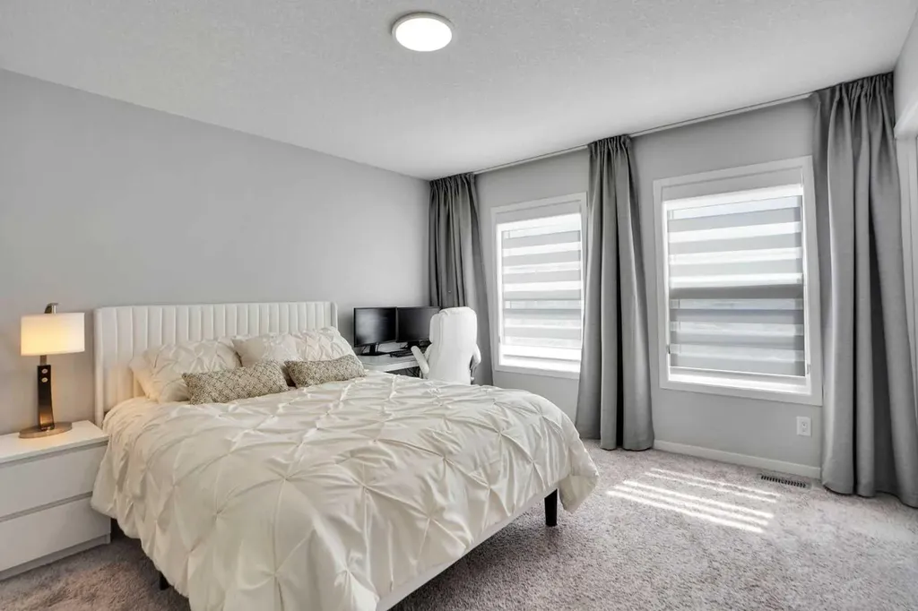28 Carringsby Avenue NW Calgary AB T3P 1R9
