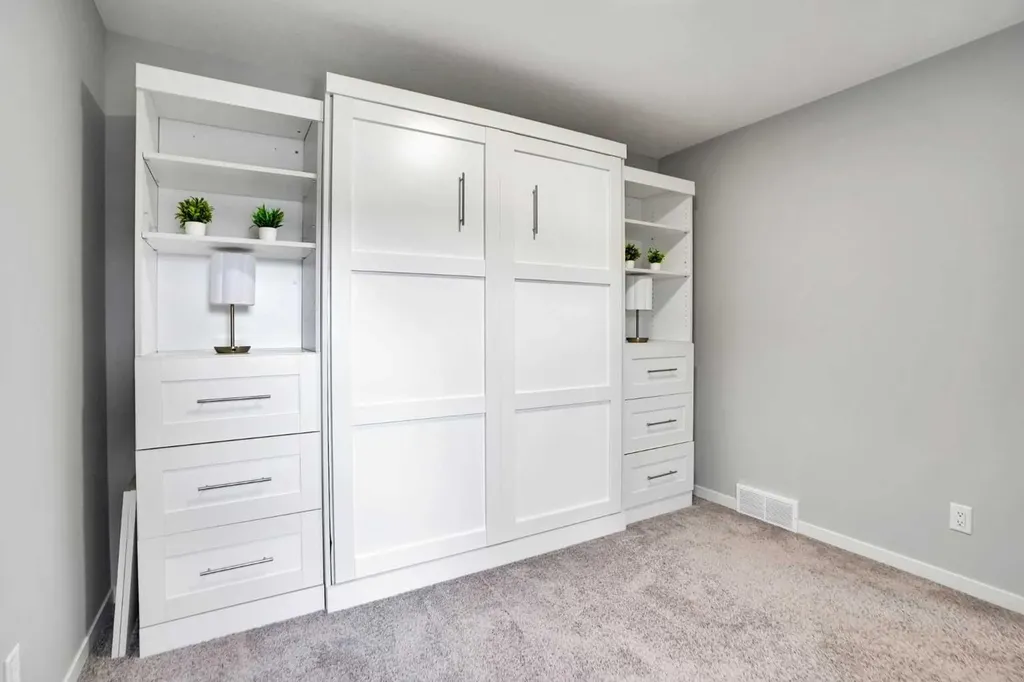 28 Carringsby Avenue NW Calgary AB T3P 1R9