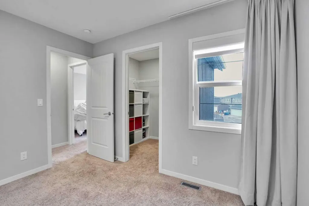 28 Carringsby Avenue NW Calgary AB T3P 1R9