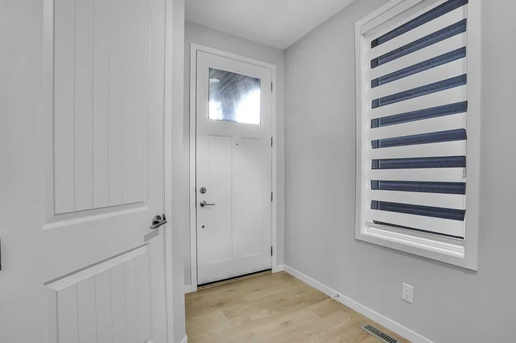 28 Carringsby Avenue NW Calgary AB T3P 1R9