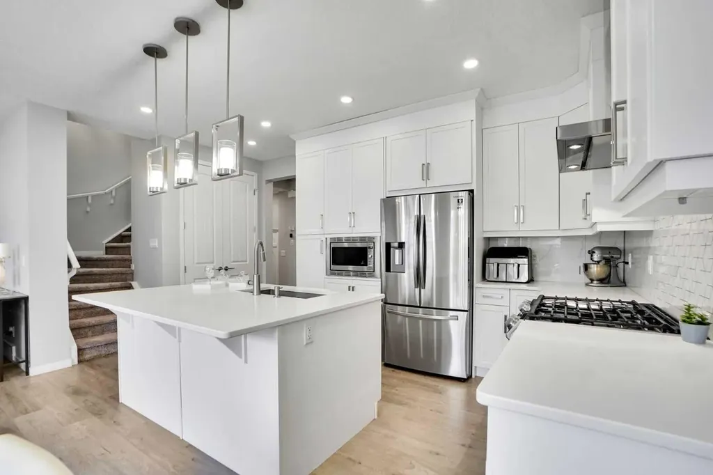 28 Carringsby Avenue NW Calgary AB T3P 1R9