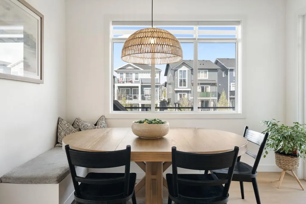 75 Sundown Crescent Cochrane AB T4C 2T2