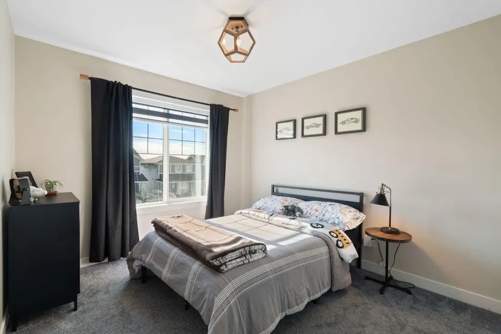75 Sundown Crescent Cochrane AB T4C 2T2