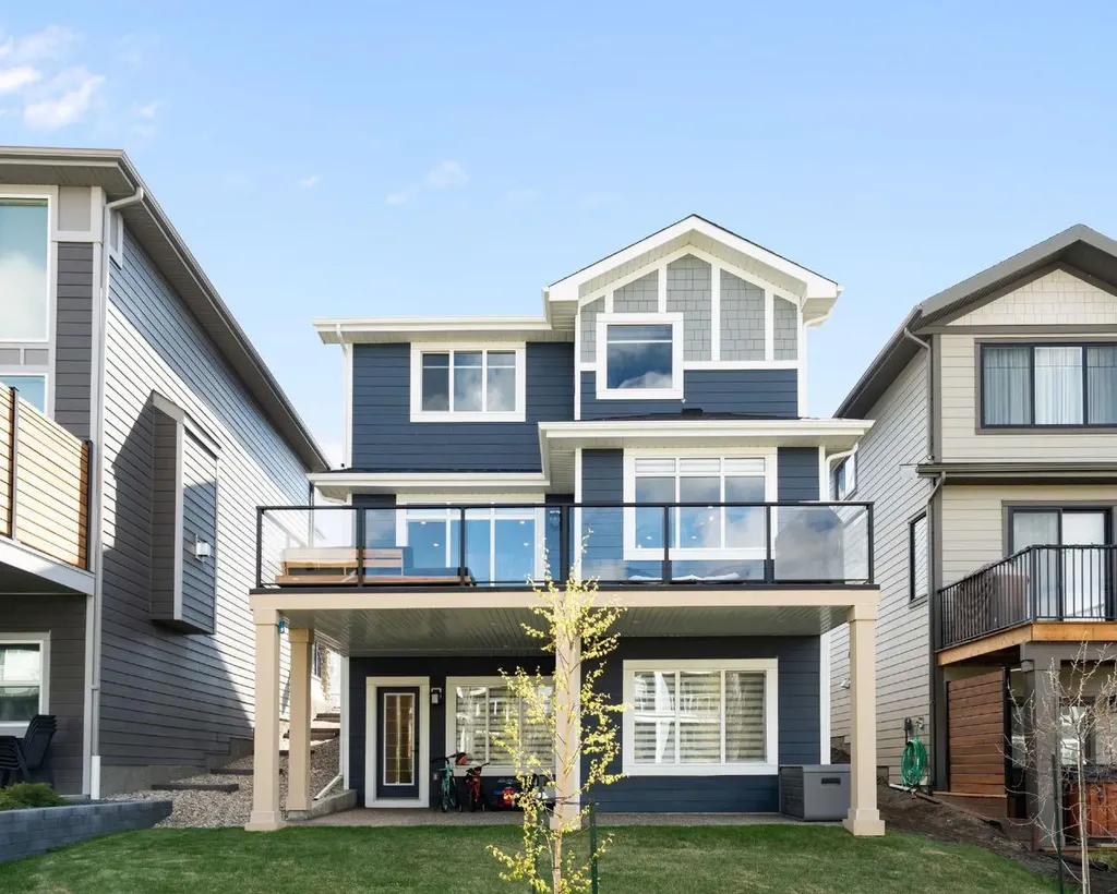 75 Sundown Crescent Cochrane AB T4C 2T2