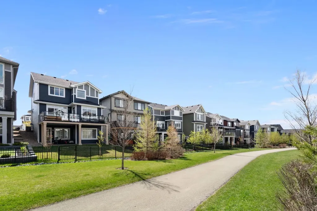 75 Sundown Crescent Cochrane AB T4C 2T2