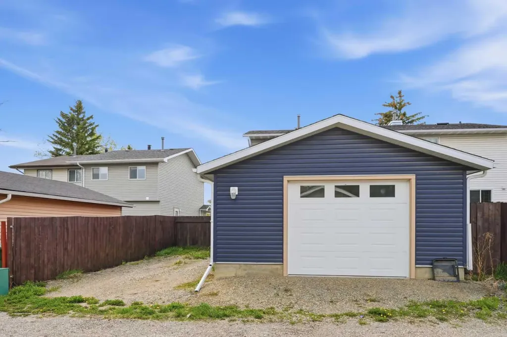 248 Summerwood Place SE Airdrie AB T4B 1W3