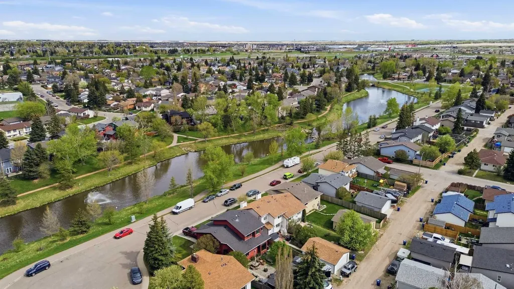 248 Summerwood Place SE Airdrie AB T4B 1W3