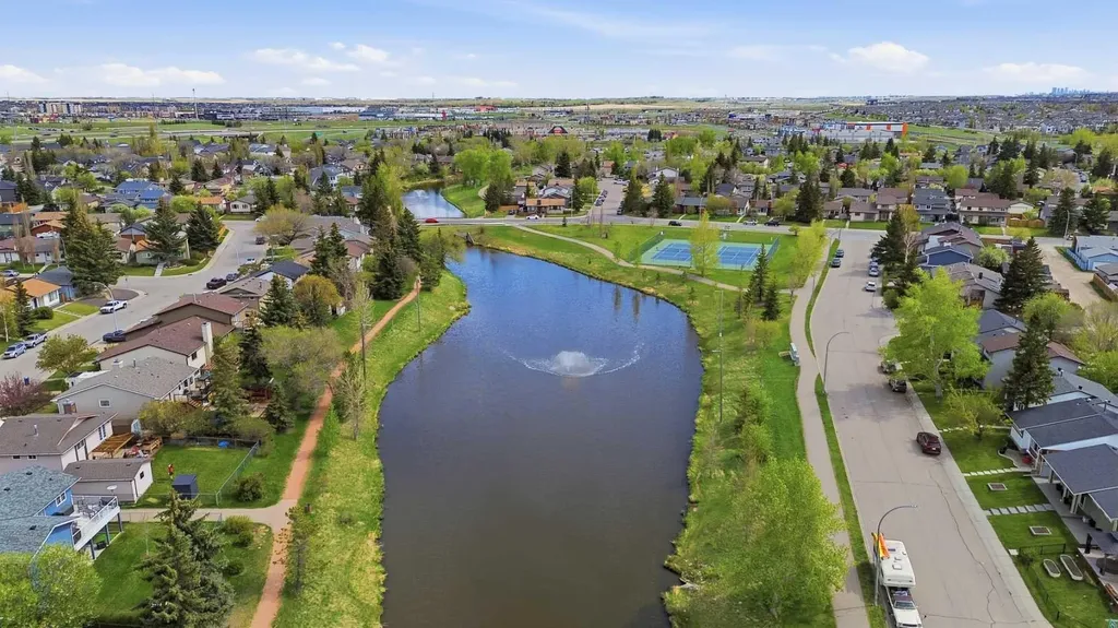 248 Summerwood Place SE Airdrie AB T4B 1W3