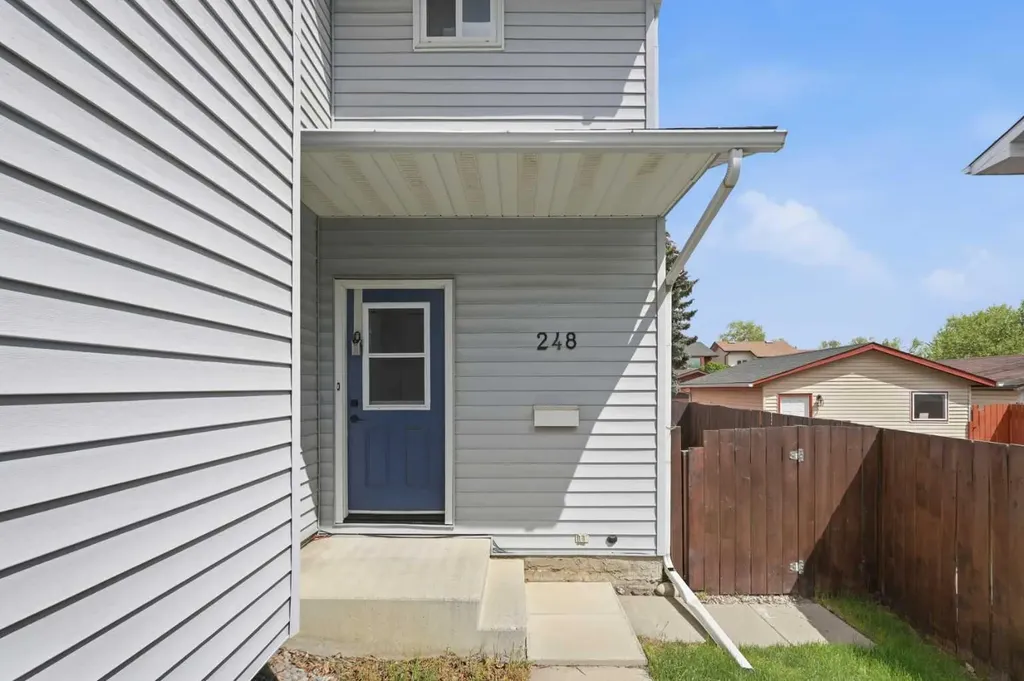 248 Summerwood Place SE Airdrie AB T4B 1W3