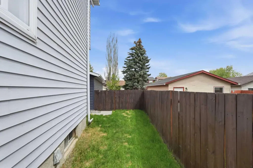 248 Summerwood Place SE Airdrie AB T4B 1W3
