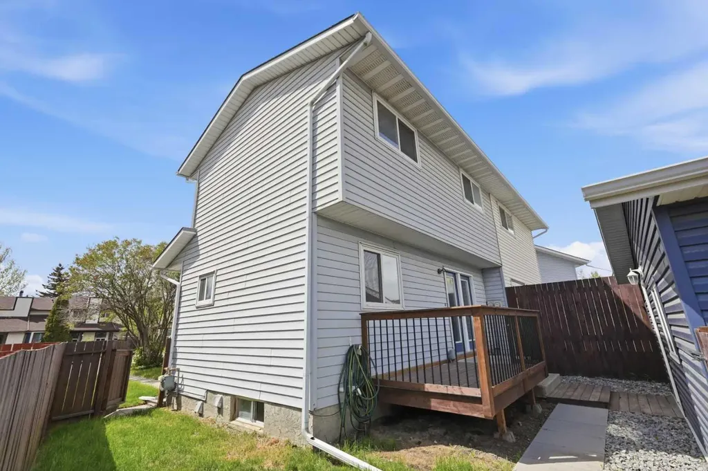 248 Summerwood Place SE Airdrie AB T4B 1W3